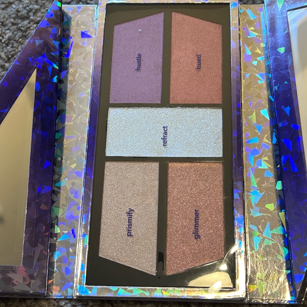 BECCA Prismatica Highlighter Palette